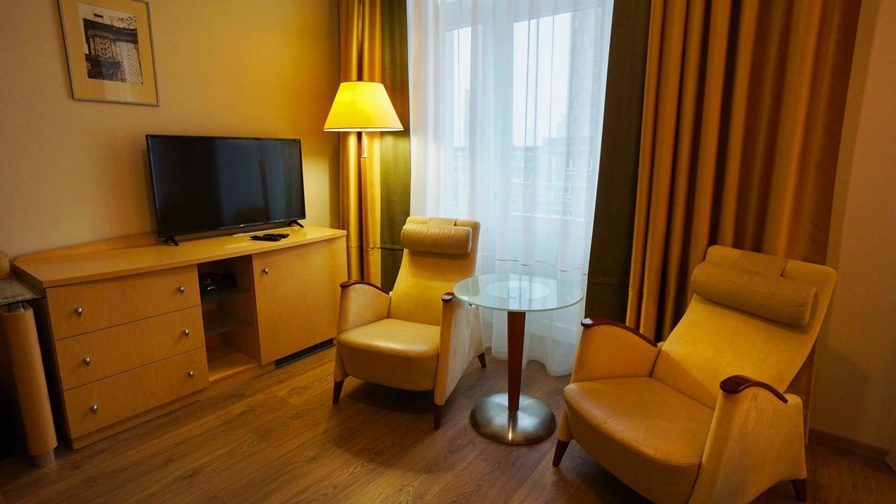 Brass Suites ウッチ エクステリア 写真